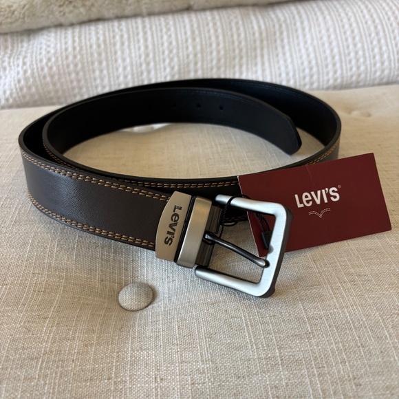 NWT Levi's leather belt with a gunmetal buckle, Size 38, Brown - Picture 4 of 5